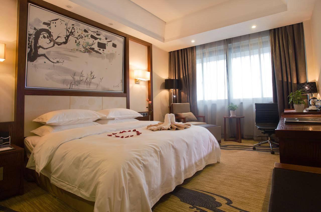 Joymoon Hotel Huangshan Bagian luar foto